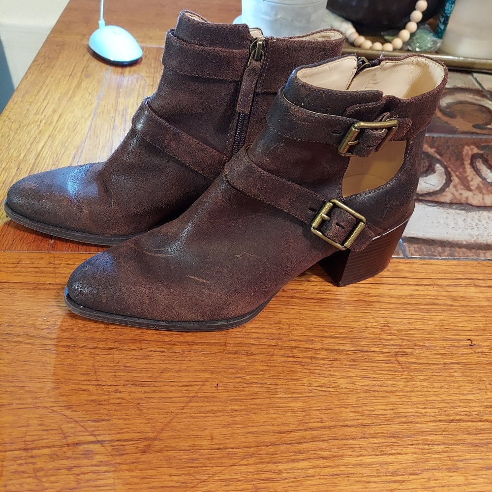 Nine west brown size 8 ankle boots leather upper buckles and cutout work rodeo